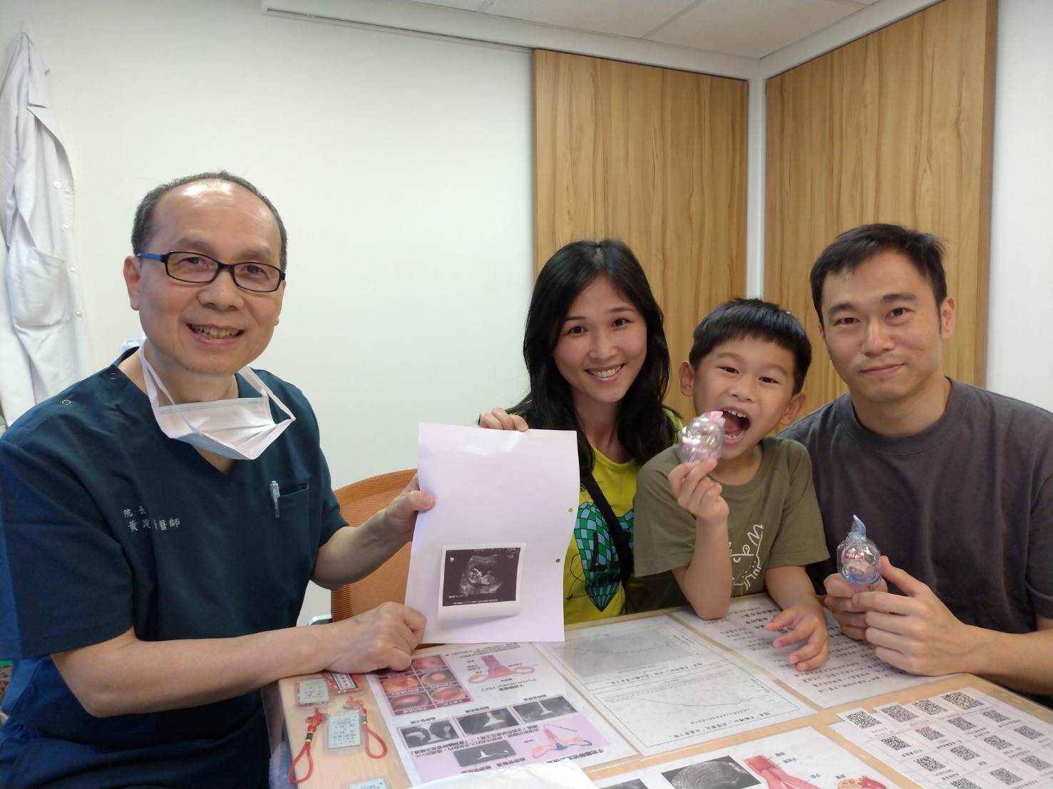 我很幸運的第一次療程就成功懷上二寶,今天終於滿三個月畢業了!祝福辛苦求子的媽媽們,都能順利好孕。